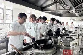 “食神”大师进校园，产教融合促发展图片