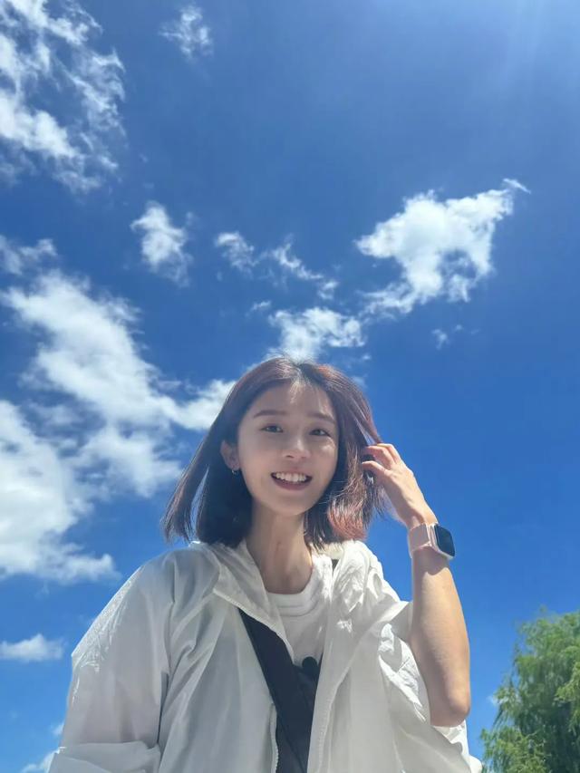 因曾住于朦胧坠亡事发小区，女演员宋伊人被强行与于朦胧坠亡关联，刚刚发布律师声明
