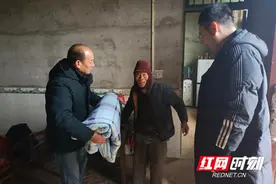 东安县石期市镇：冬日送温暖 爱心御严寒图片