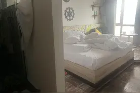 情侣入住酒店   突遭陌生男子刷卡闯入图片