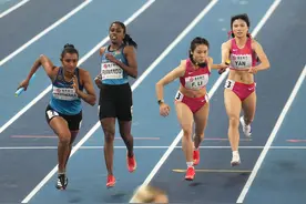 （体育）田径——南京室内世锦赛：中国队获女子4x400米接力第四名图片