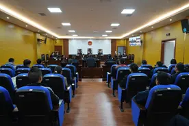 中国南方航空集团公司海南分公司原党委书记、副总经理赖建明受贿一案一审开庭图片