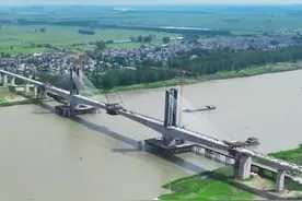 合新高铁淮河特大桥全桥贯通图片