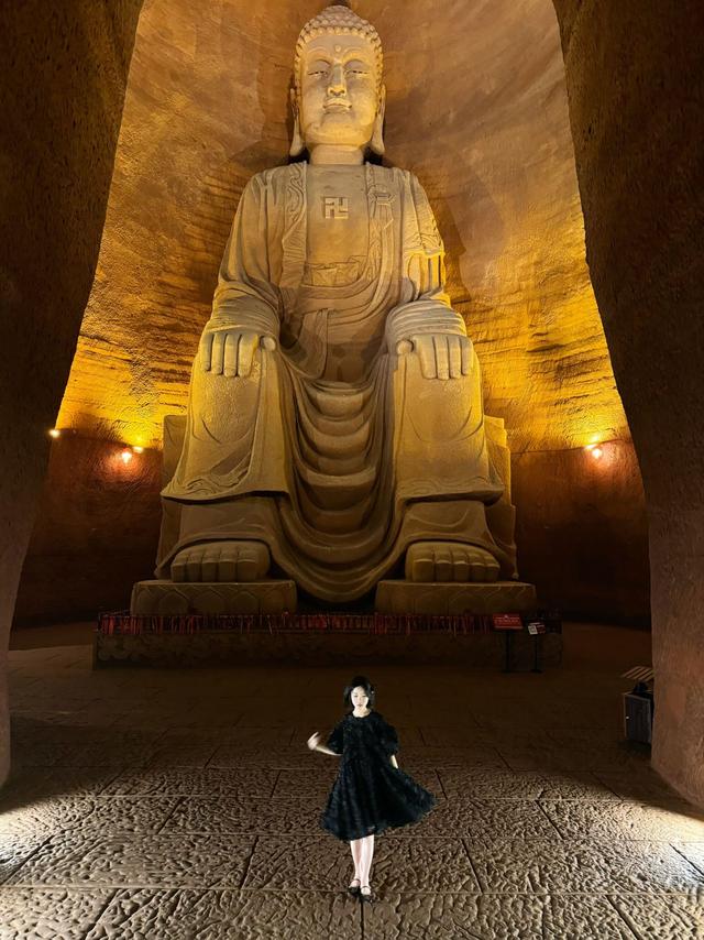 9.9元的天坑瀑布，在乐山看见旅游该有的样子