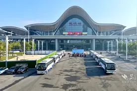 正式发车、一站直达！大学之城为洪山学子温暖护航图片