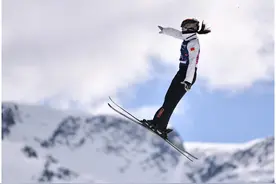 体育头图丨中国队获自由式滑雪世锦赛空中技巧混合团体第六名图片