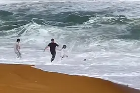 救人的白衣小哥，新消息传来！图片