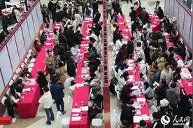 江西南昌：“春风”送岗促就业图片