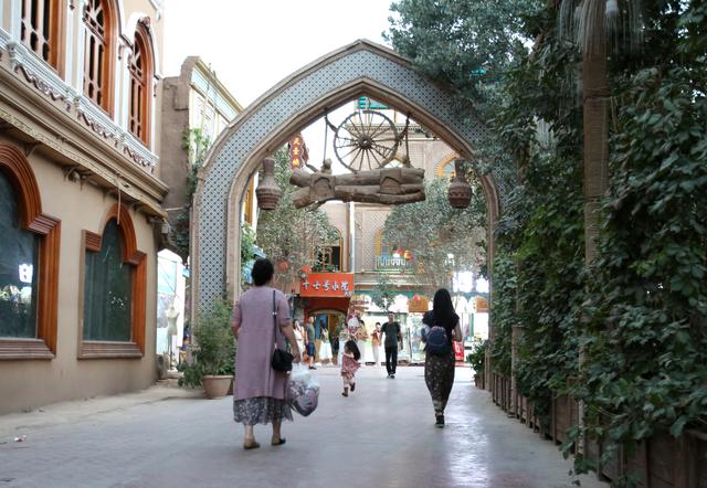 砥砺奋进七十载 天山南北谱华章丨非遗、民俗、旅拍……喀什文旅全都给你安排！