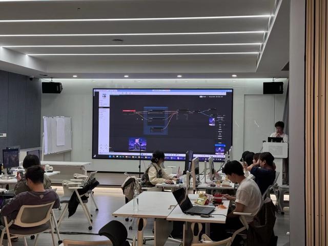 黄楚杰：从焦虑转型到落地开花，广告人的AIGC商业化探索