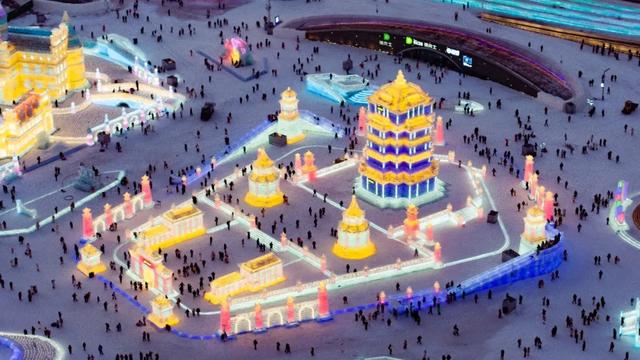 冰雕黄鹤楼火爆全网！网友：黄鹤楼来哈尔滨“出差”，完成一场长江与松花江的约定！