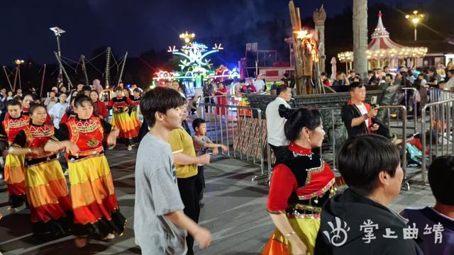 南中爨城国庆中秋系列活动火热上演 夜游盛宴引客如潮