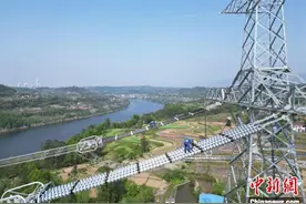 疆渝“电力高速”重庆段完成走线验收图片