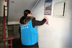 清理小广告，美化社区环境图片