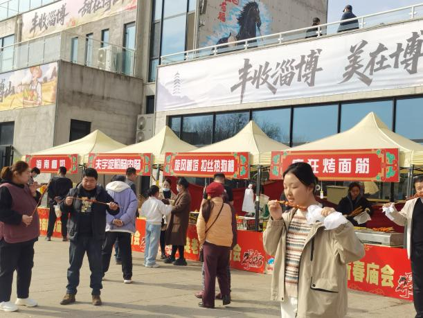 在场｜6.5万人次打卡，博山这条千年老街春节如何“圈粉”？