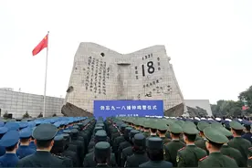 “九一八”事变爆发93周年，辽宁省委书记向抗日老战士等致敬图片