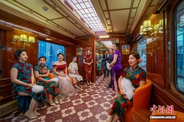 全国首列主题娱乐沉浸式文旅专列“津旅时光号”在天津发车