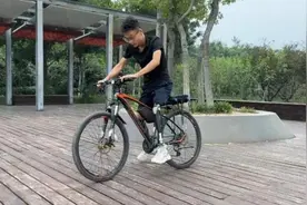 山东小伙遭遇意外后专注改造假肢 他称将帮更多残疾人解决生活痛点图片