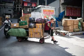 温度丨父亲节，“棒棒”父亲收到了儿子的礼物#图片