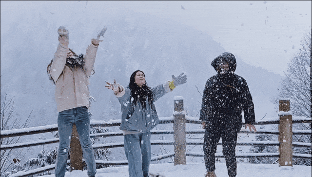 【超级福利】1小时直达成都“小瑞士”！冰雪徒步/雪地魔毯/音乐会/NPC巡游……