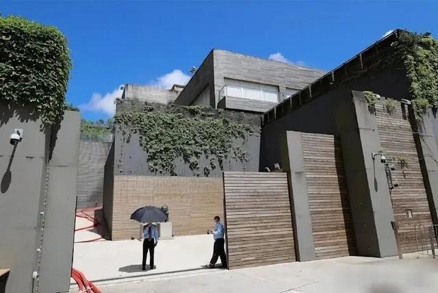 知名女演员豪宅遭殃！被吓到坐立难安！"简直尸横遍野，惨不忍睹"...