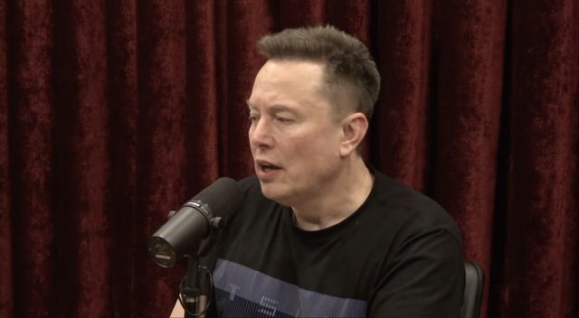 马斯克剧透特斯拉四款AI芯片！无人出租拿掉方向盘明年量产，即将国内首秀