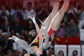 第7金！陈芋汐/全红婵夺金图片