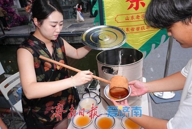 2025泉水推荐官选拔赛暨“泉水诗人”颁奖仪式现场 免费泉水大碗茶引客来
