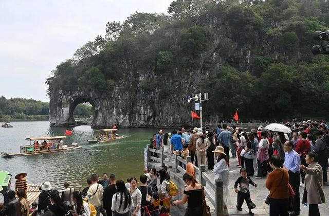 丝滑入境 热力十足——壮美广西缘何圈粉“海外游客”？