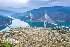 云南绥江：金沙江畔春景如画图片