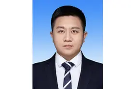 生于1986年，李明拟升正厅图片
