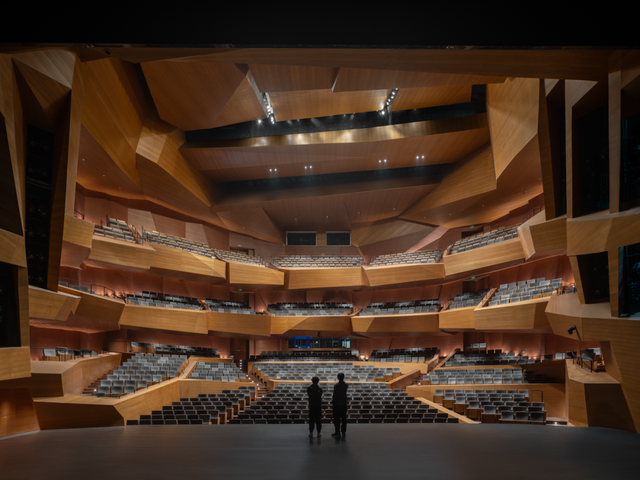 新地标！漂在水上的「白色山丘」，羡慕龙华人！