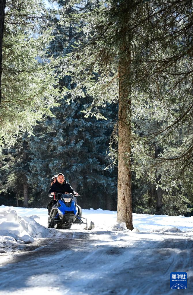 青海祁连：冰雪旅游热