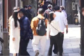“周”游水乡春意浓 “庄”桥流水花映红图片