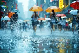 三大预警齐发！中央气象台：第18号台风今日凌晨升级图片