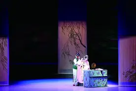 让更多年轻人领略昆曲之美——两岸携手打造的青春版昆曲《牡丹亭》走进北京大学图片