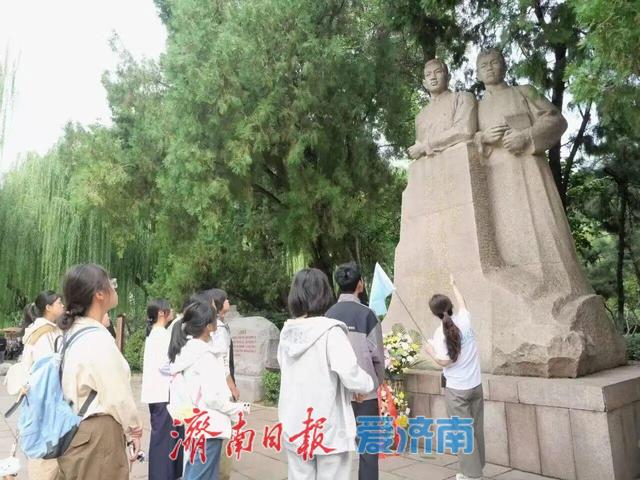 走出课堂，触摸信仰！“行走的思政课”让红色基因活起来