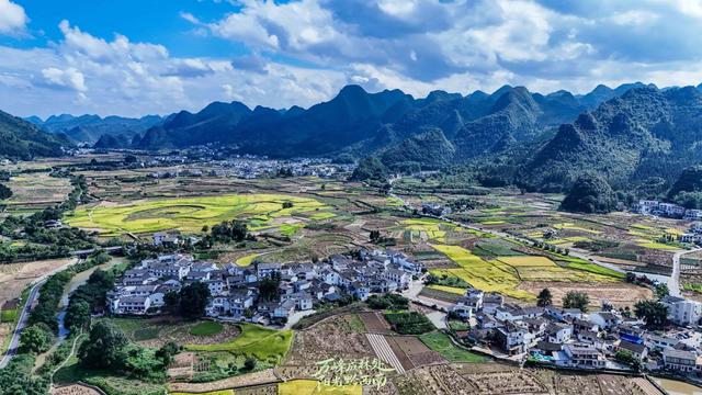 黔西南兴义：万峰林里好“丰”景