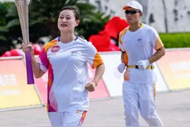杭州亚运会｜火炬手袁晶：讲好“红船故事”图片