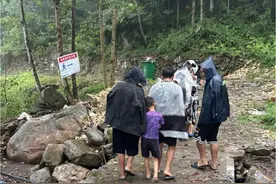 强降雨来袭 四川提前转移避险5万余人图片
