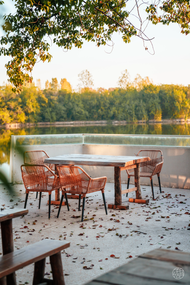降温了，躲进东湖暖咖，独享封神秋景！