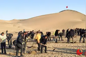 围起来了！塔克拉玛干沙漠空白区实现锁边“合龙”图片