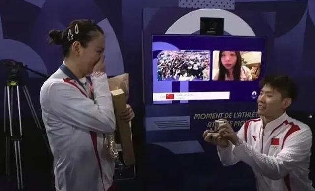 他俩官宣领证！求婚时热搜爆了！