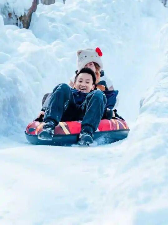 踏破风沙赴神都，白云山赠“终身旅游卡”！让天山来客常回“家”看看