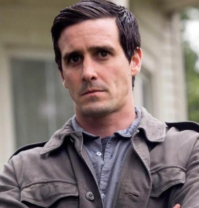 知名男演员家中自杀身亡，年仅46岁！曾自曝12岁时遭数学家教长达六个月性侵