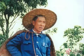 杨善洲逝世13周年：家乡干部群众深切缅怀“草鞋书记”图片