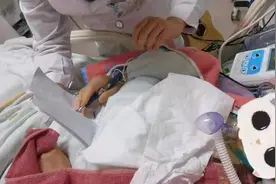 昏迷一个多月，“植物人”被成功唤醒图片