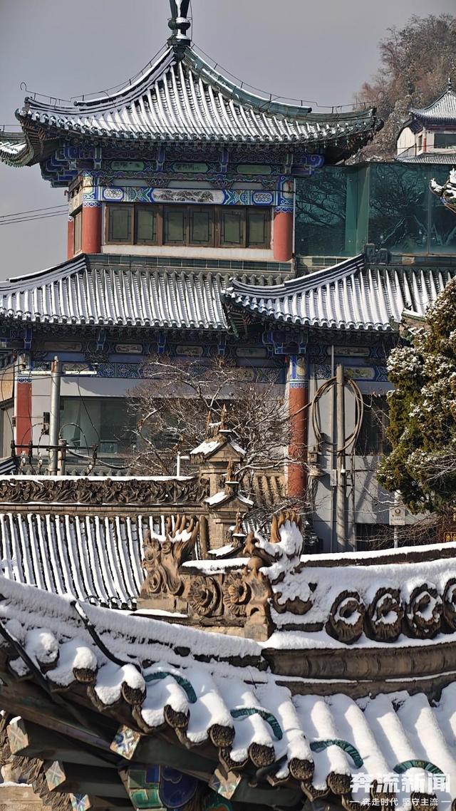 图集丨兰州邂逅今冬首场浪漫雪景