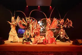 大湾区出品《大状王》《英歌》即将登台，上海文化广场2025演出季发布图片