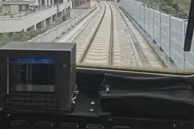 广佛南环城际完成有砟轨道轧道，后续将展开动态试验图片